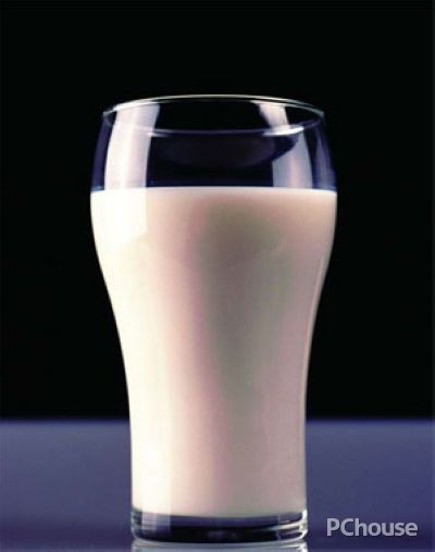 喝牛奶的注意事�