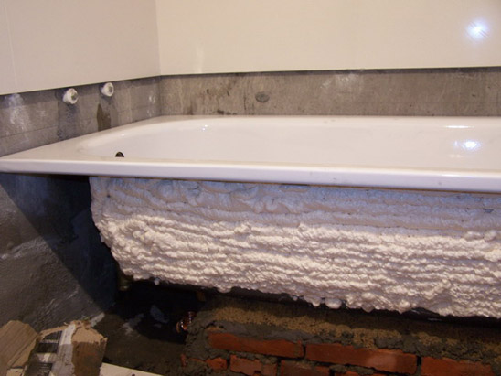 用舒适浴缸营造自家浴室里水做的暖床