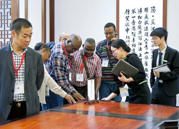 圣奥赴穗展:高端大气上档次 简约时尚国际范 圣奥赴穗展:高端大气上档次 简约时尚国际范