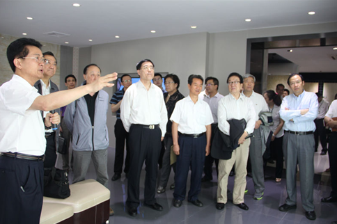 "   5月19日上午,张纲,郭廷结,蒋明麟,冯秀华,张元方,郑