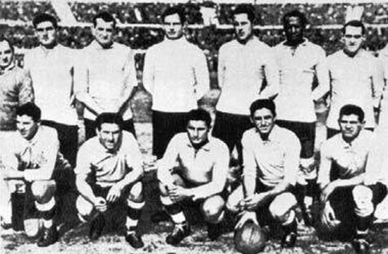 第一届世界杯乌拉圭夺冠阵容合影