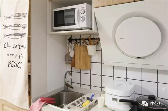 39㎡小一居开放式厨房通卧室,阳台改成工作区,却干净整齐,一尘不染