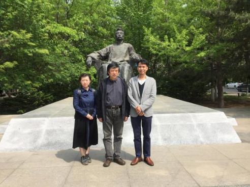 中间:庄子平教授;左边:赵莹老师;右边:邓宏亮老师