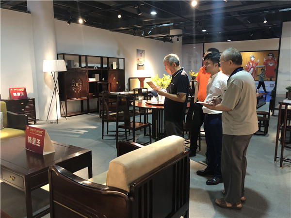 多位業(yè)內(nèi)大咖、專家學(xué)者對玖月參評作品評分