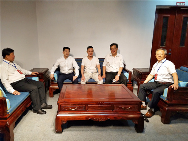 中山古木印象立志當好“柬埔寨黑酸枝代言人”
