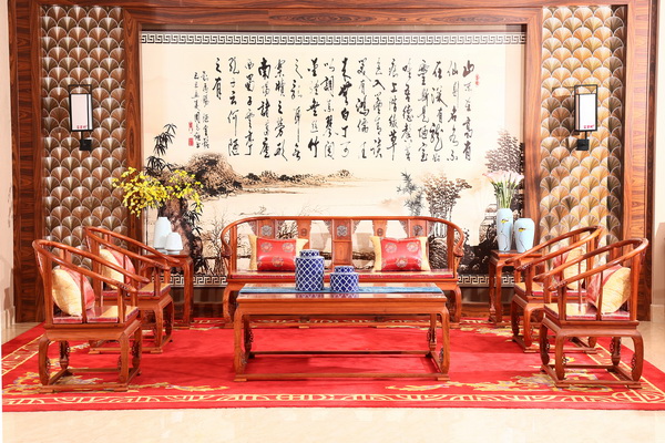 選紅木沙發(fā)的智慧