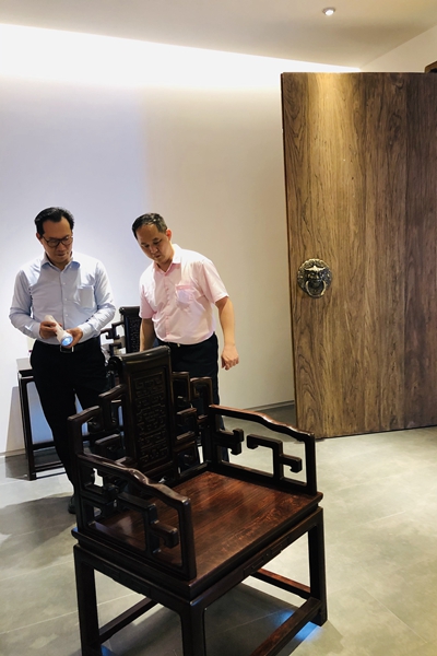 著名古典家具頂級藏家蔣念慈蒞臨醉木苑參觀