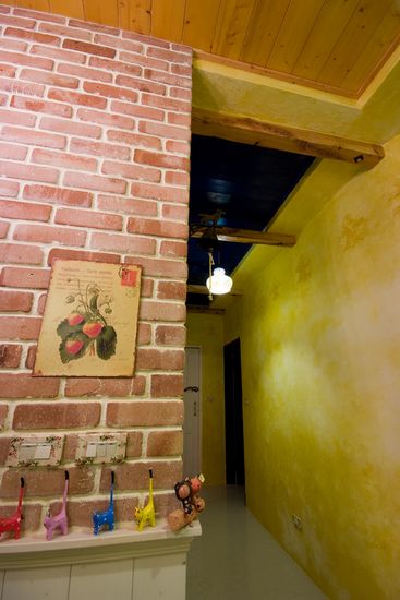 126平法式田园三居 浪漫优雅手绘沙发背景墙