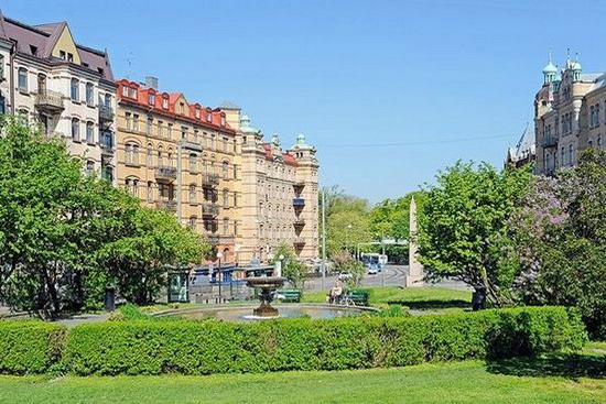 瑞典66平米的小公寓 原木地板超美阳光房