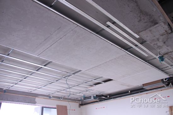 室内装修时,如果房间的高度允许,在吊顶和屋顶中间加入一层xps挤塑板