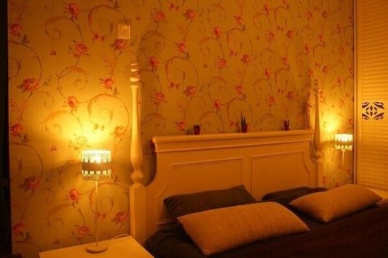 88平二室一厅 8万元打造温馨暖色家