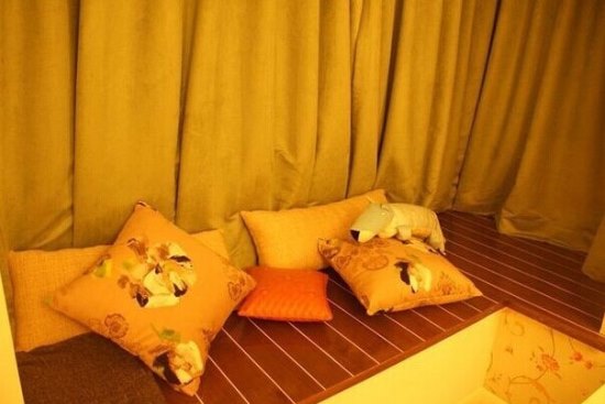 88平二室一厅 8万元打造温馨暖色家