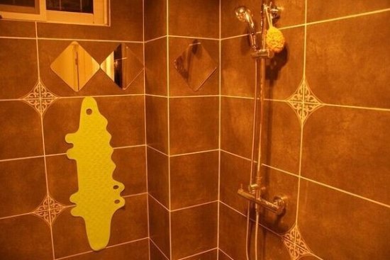 88平二室一厅 8万元打造温馨暖色家