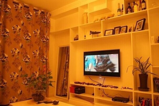 88平二室一厅 8万元打造温馨暖色家