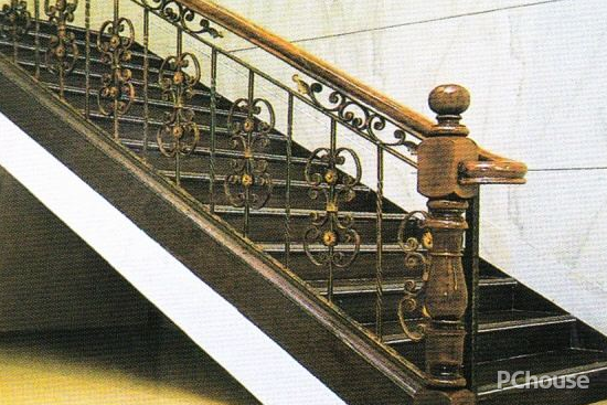 楼梯扶手分类 室内木楼梯扶手价格