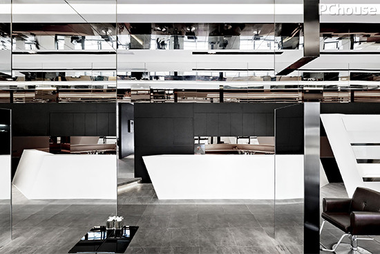 镜面与实体的反复