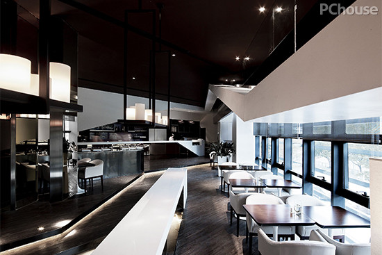 简洁明亮的咖啡厅