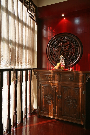 小夫妻打造温馨爱巢 中式风三居设计