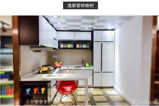 　　厨房是我们日常生活中炒菜做饭的地方，厨房几乎是