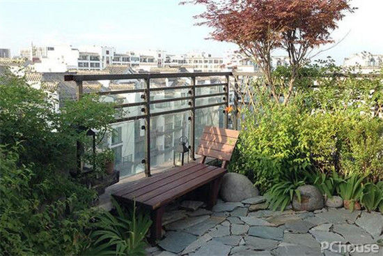 阳台上适合种什么绿植?阳台花架怎么选择