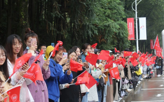 传圣火 庆华诞丨欧神诺助力景德镇大学百年校庆