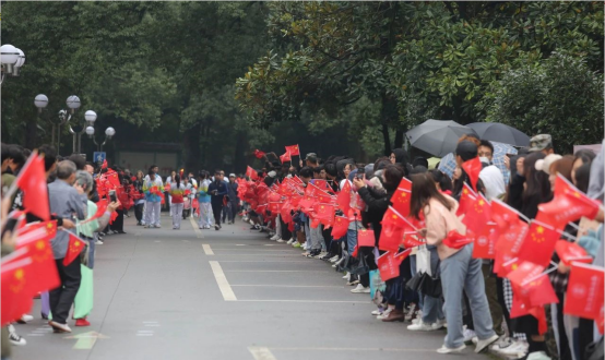 传圣火 庆华诞丨欧神诺助力景德镇大学百年校庆