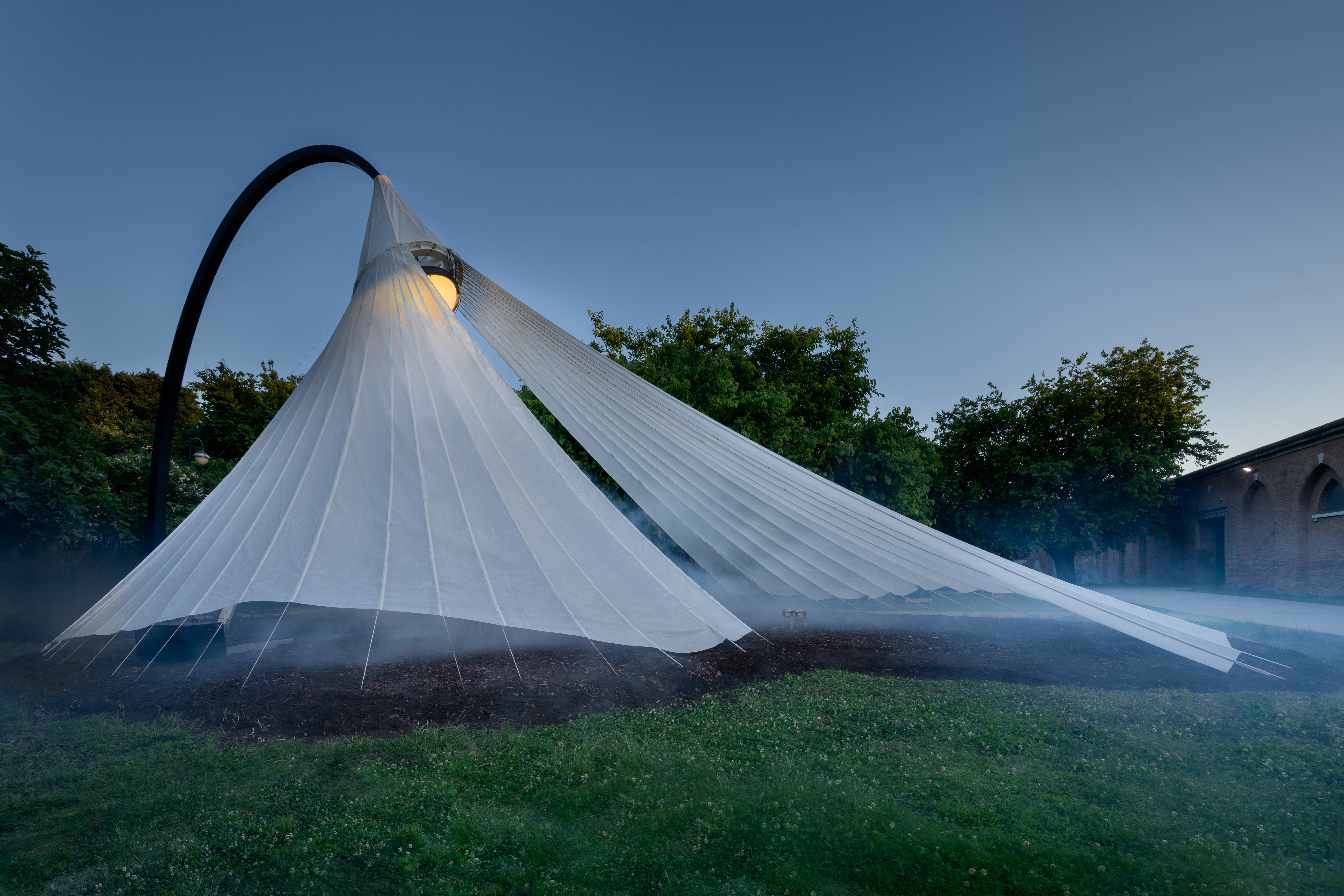 欧普照明及新品牌OLL携手马岩松，续写设计共生之旅